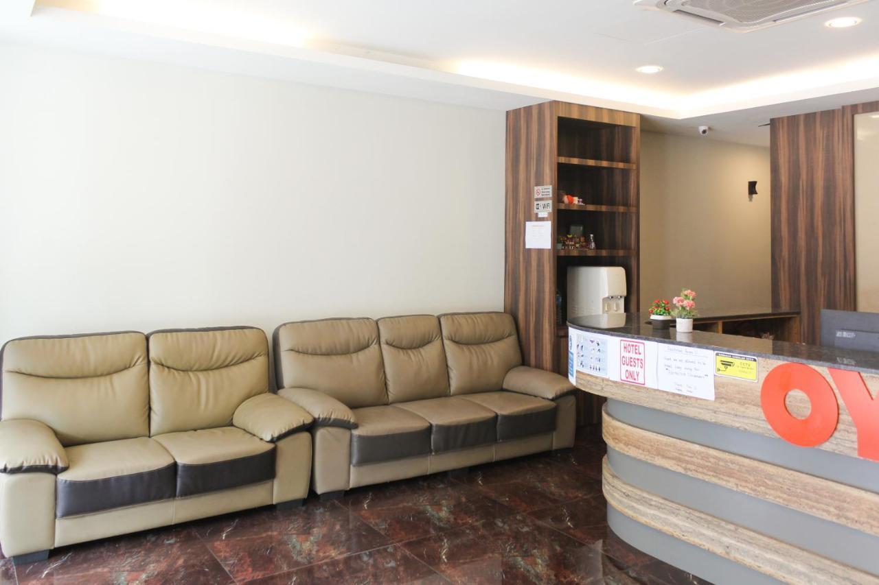 Oyo 90027 Happy Hotel Johor Bahru Exterior photo